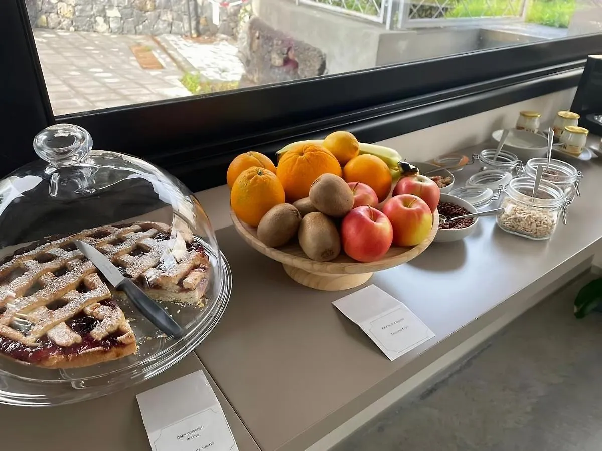 קטאניה Ollen Apartments 4*,  איטליה