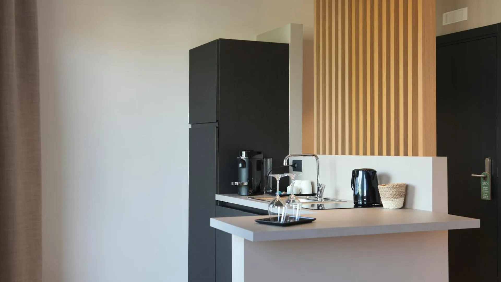 קטאניה Ollen Apartments 4*,  איטליה